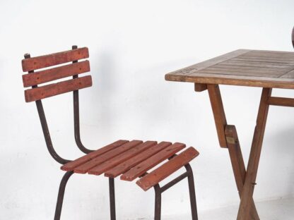 Conjunto de mesa y sillas para exterior (c. 1900). Conjunto de 5 piezas