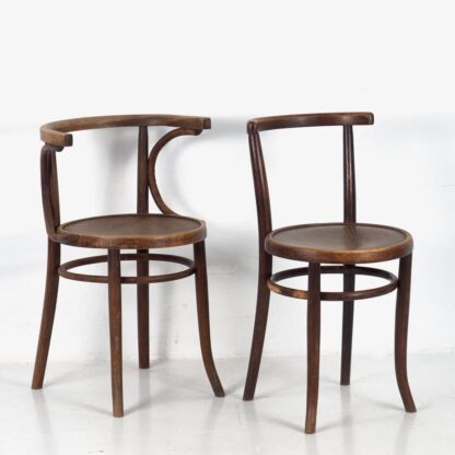 Conjunto de sillas Thonet antiguas (c.1900). Conjunto de 2 piezas