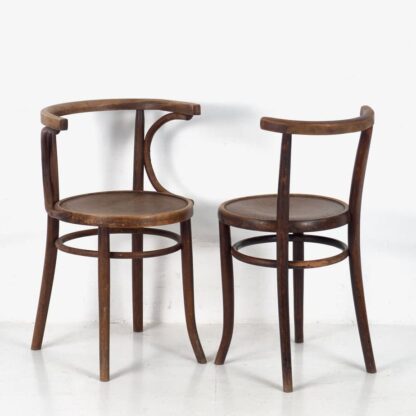 Conjunto de sillas Thonet antiguas (c.1900). Conjunto de 2 piezas