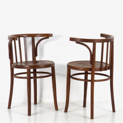 Conjunto de sillas Thonet con reposabrazos antiguas (c.1900). Conjunto de 4 piezas