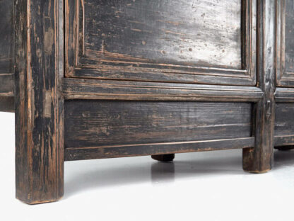 Aparador alto antiguo de madera maciza (c.1920)