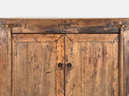 Armario de dos puertas antiguo de madera de pino (c.1920)
