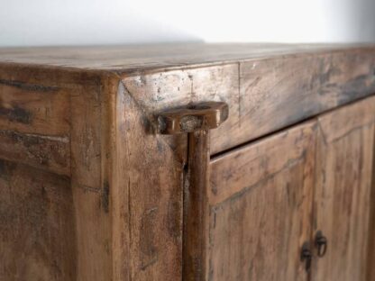 Armario de dos puertas antiguo de madera de pino (c.1920)