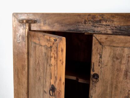 Armario de dos puertas antiguo de madera de pino (c.1920)