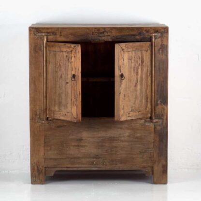 Armario de dos puertas antiguo de madera de pino (c.1920)
