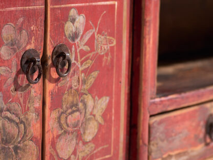 Antiguo mueble TV de estilo oriental color rojo (c.1920)