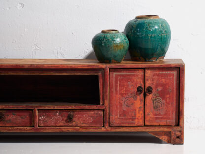 Antiguo mueble TV de estilo oriental color rojo (c.1920)