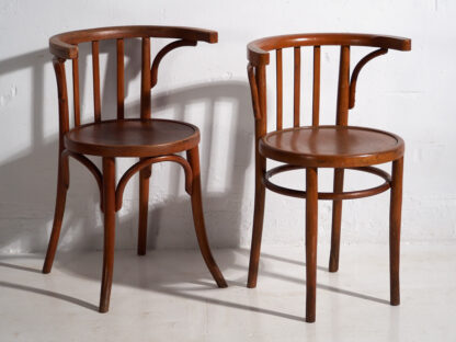 Chaises Thonet avec accoudoirs (vers 1900).
Ensemble de 4 pièces #17