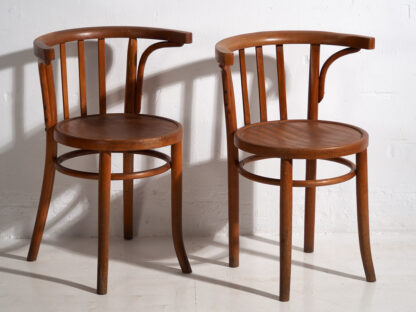 Chaises Thonet avec accoudoirs (vers 1900).
Ensemble de 4 pièces #17