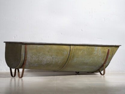 Antique galvanized steel metal bathtub (c.1920) #88