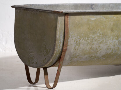 Antique galvanized steel metal bathtub (c.1920) #88