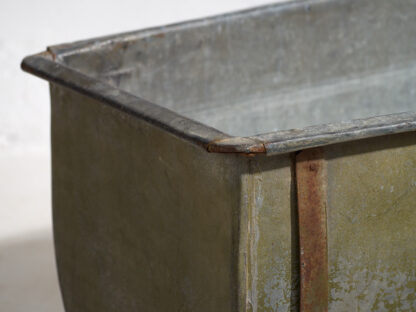 Antique galvanized steel metal bathtub (c.1920) #88