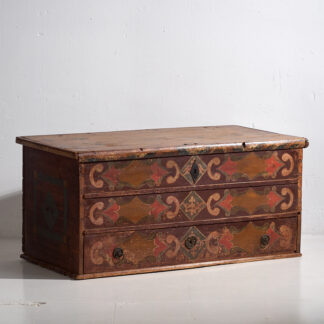 Antique storage trunk (c.1920) #12