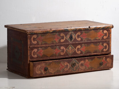 Antique storage trunk (c.1920) #12