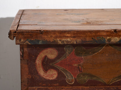 Antique storage trunk (c.1920) #12