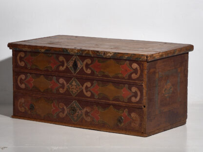 Antique storage trunk (c.1920) #12