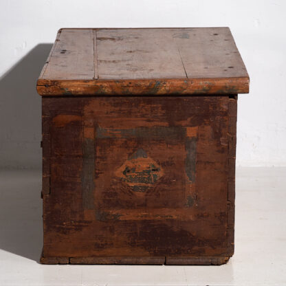 Antique storage trunk (c.1920) #12