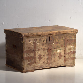 Antique country style storage trunk (c.1920) #48