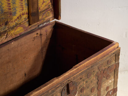 Antique country style storage trunk (c.1920) #48