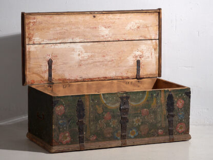 Antique green trunk with floral motifs (c.1920) #42