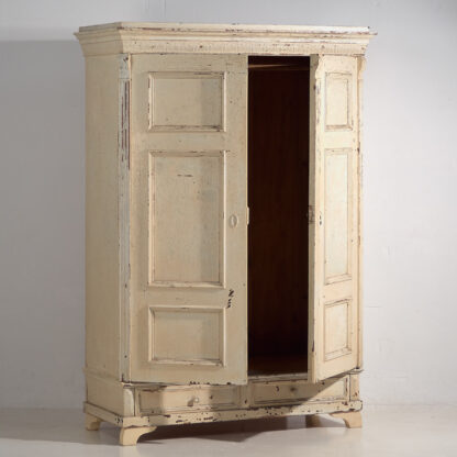 Ancienne armoire à patine blanc-crème (vers 1920)