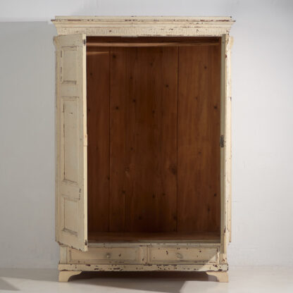 Ancienne armoire à patine blanc-crème (vers 1920)