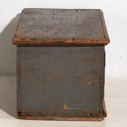 Antique wooden trunk with pearl gray patina (c.1920)