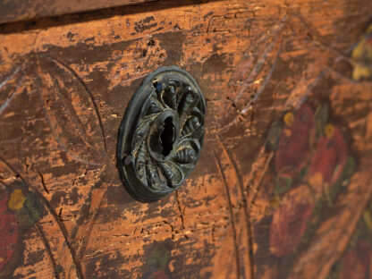 Antique wooden trunk with floral motifs (c.1920) #13