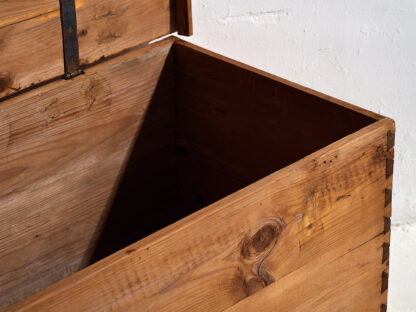 Antique coffee table trunk (c.1920) #22