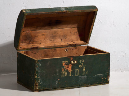 Small antique green antique chest (c.1920)