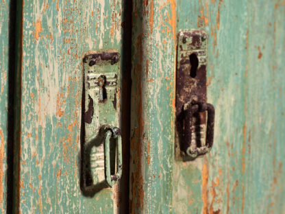 Ancienne commode en bois à deux portes (c.1920) #16