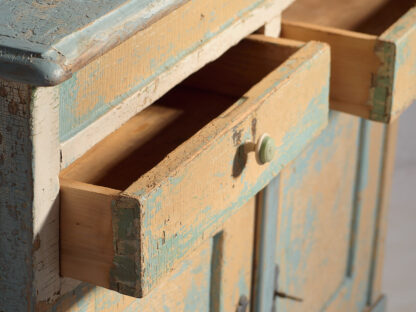 Ancienne commode de chambre à coucher dans les tons bleu ciel (c.1920) #7