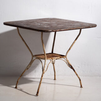 Ancienne table d'extérieur (c.1920) #1