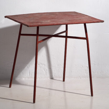 Ancienne table d'extérieur rouge (c.1930) #13