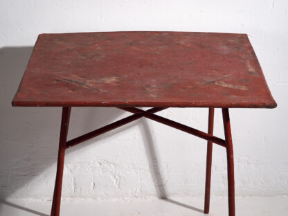 Ancienne table d'extérieur rouge (c.1930) #13