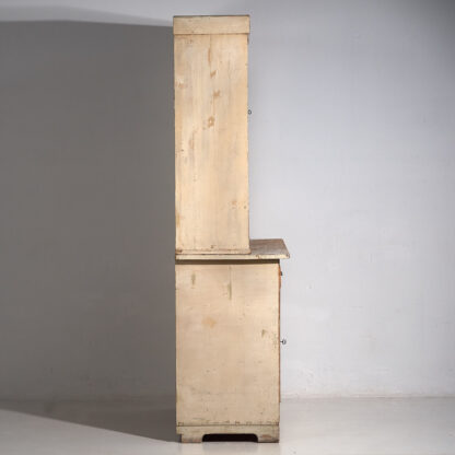 Ancienne armoire de cuisine blanche (c.1920)