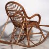 Silla mecedora antigua de mimbre (c.1930)