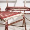 Sillas de terraza antiguas de color rojo y blanco (c.1930). Conjunto de 4 piezas