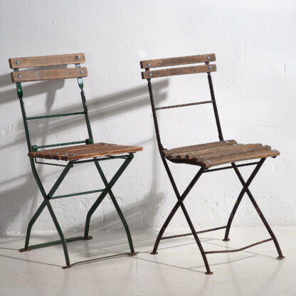 Anciennes chaises de terrasse pliantes (c.1920).
Ensemble de 2 pièces #32