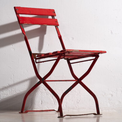 Antique outdoor folding chairs in red (c.1920).
Set of 2 pieces #28