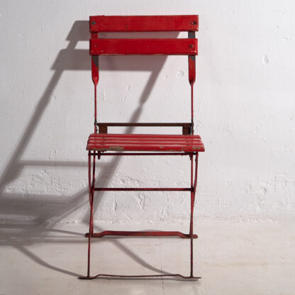 Antique outdoor folding chairs in red (c.1920).
Set of 2 pieces #28