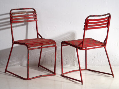 Anciennes chaises de jardin rouges (c.1920).
Ensemble de 4 pièces #37