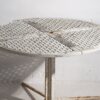 Mesa redonda blanca antigua para exterior (c.1930)