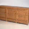 Aparador de madera antiguo de tres puertas (c.1920)