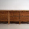 Aparador de madera antiguo de tres puertas (c.1920)