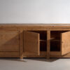Aparador de madera antiguo de tres puertas (c.1920)
