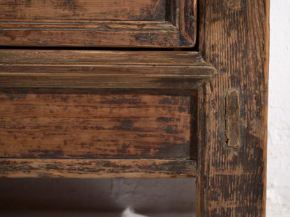 Ancien buffet en bois à trois portes (vers 1920)