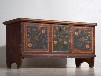 Antique footboard trunk with floral motifs (c.1920) #44