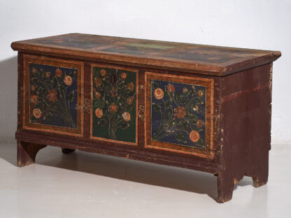 Antique footboard trunk with floral motifs (c.1920) #44