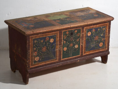 Antique footboard trunk with floral motifs (c.1920) #44